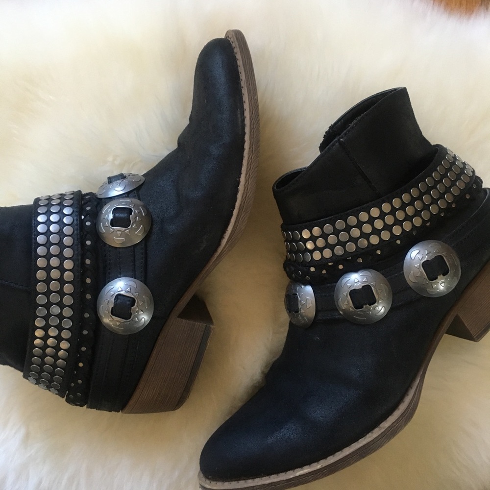 Coconuts Matisse Hawthorne Black Studded Booties